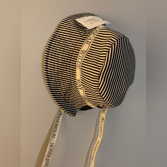 BNWT J.W.Anderson bucket hat - Picture 4 of 5